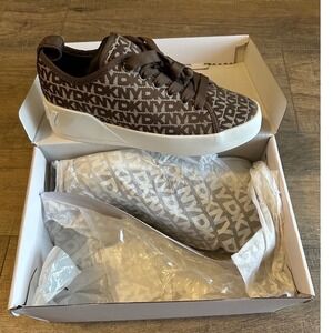 DKNY Women's Brown Logo Print Lace Up Platform Sneakers Shoes Size 6